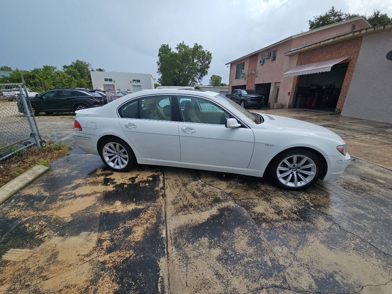 Used 2007 BMW 750i RWD image 5