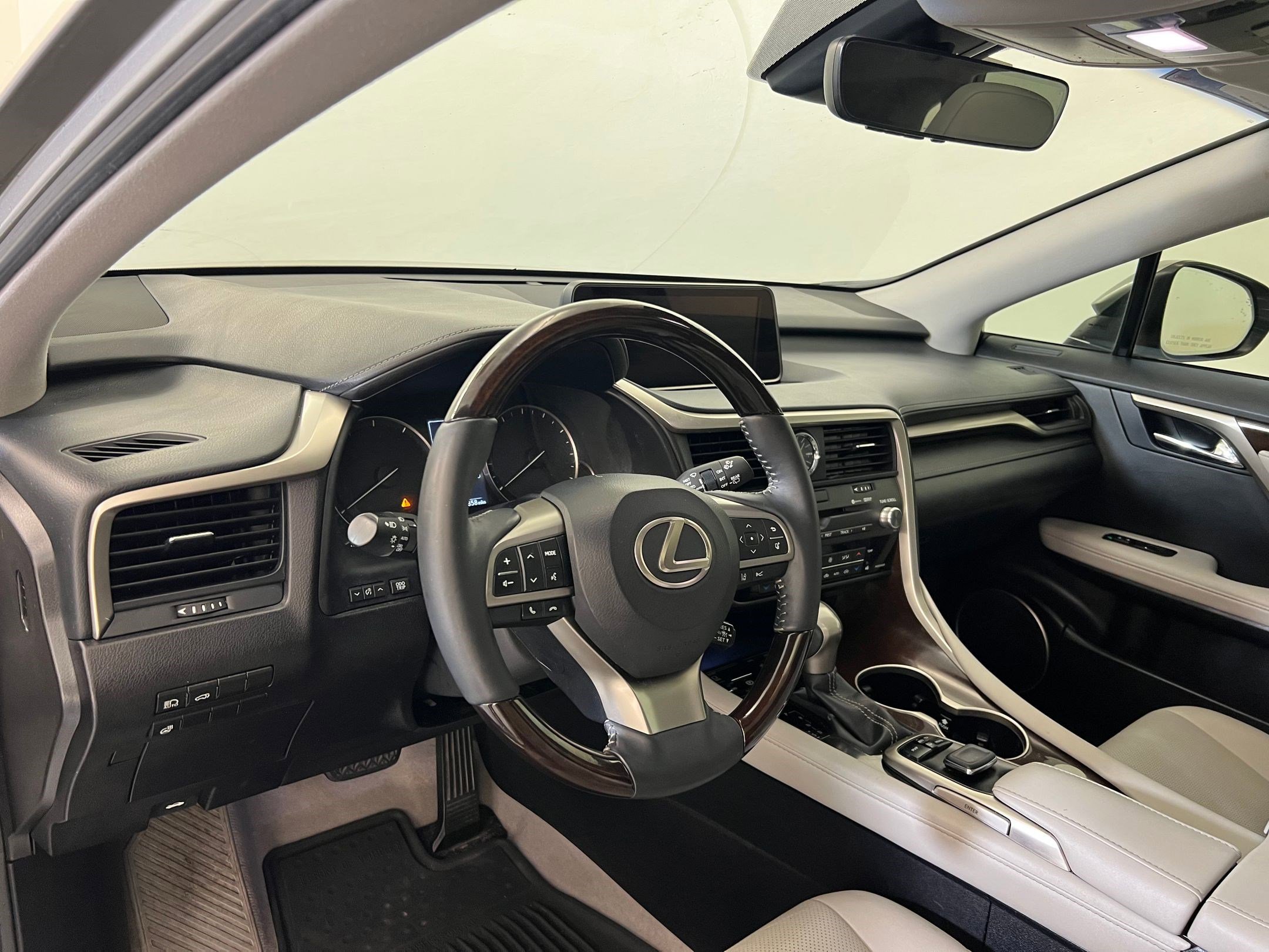 Used 2017 Lexus RX 350 AWD image 4