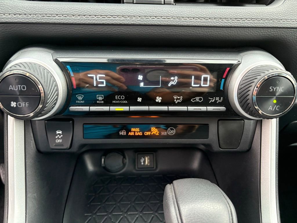 Used 2024 Toyota RAV4 XLE image 25