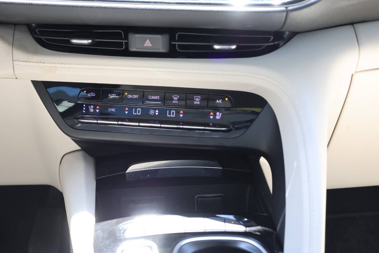 Used 2021 Buick Envision Avenir w/ Technology Package II AWD/4WD image 20