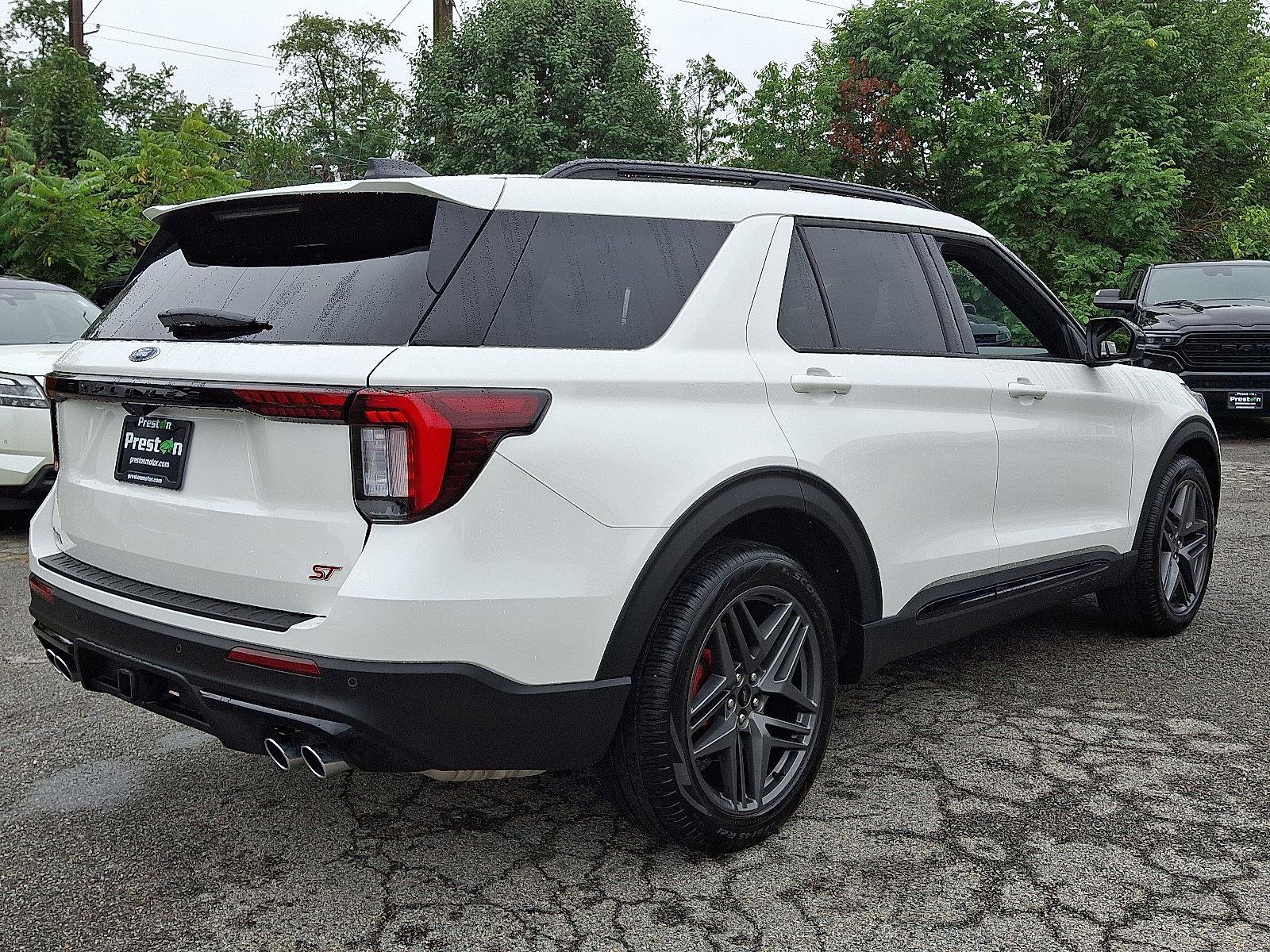 Used 2025 Ford Explorer ST w/ Sun And Sound Package image 4