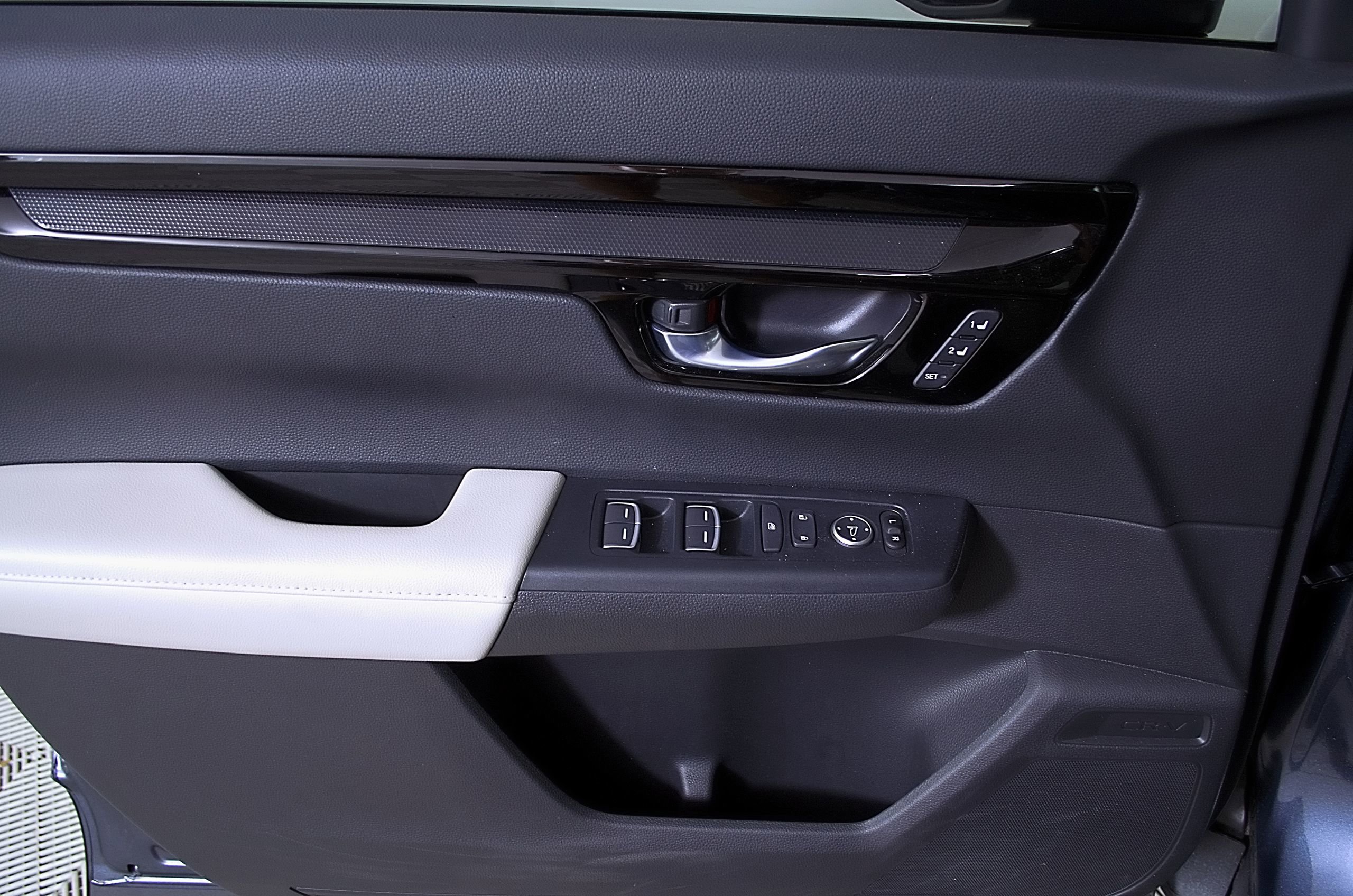 Used 2025 Honda CR-V EX-L image 16