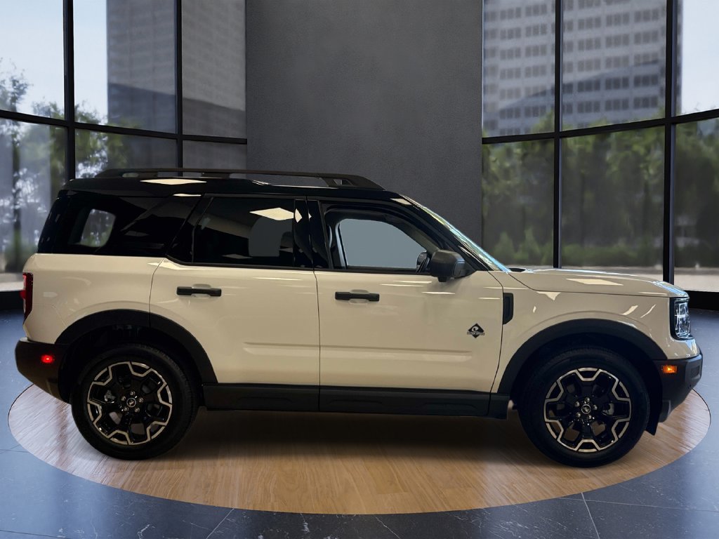 Used 2026 Ford Bronco Sport Outer Banks w/ Outer Banks Tech Package+ AWD/4WD image 2