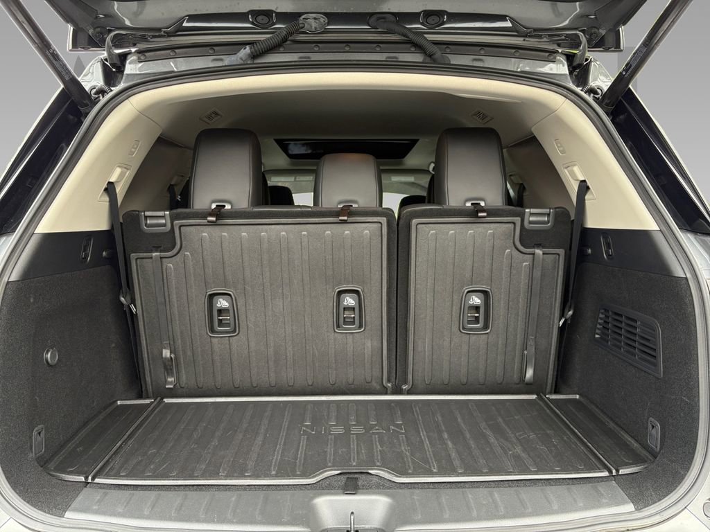 Used 2025 Nissan Pathfinder Platinum FWD image 26
