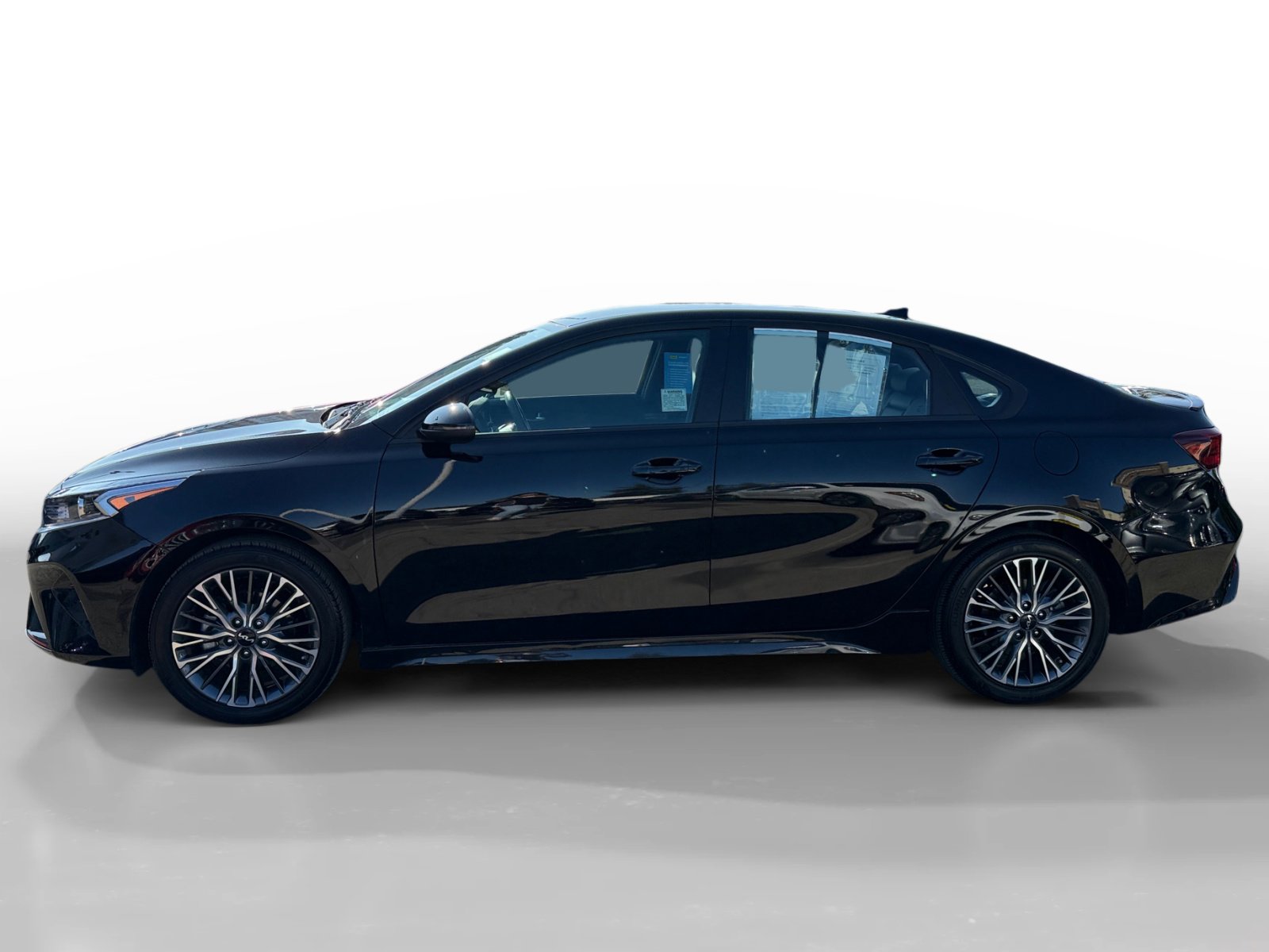 Used 2023 Kia Forte GT-Line w/ GT-Line Technology Package image 2