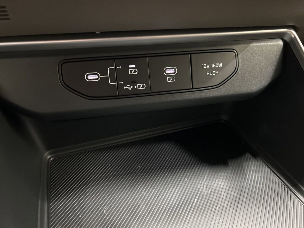 New 2026 Kia Carnival FWD image 23