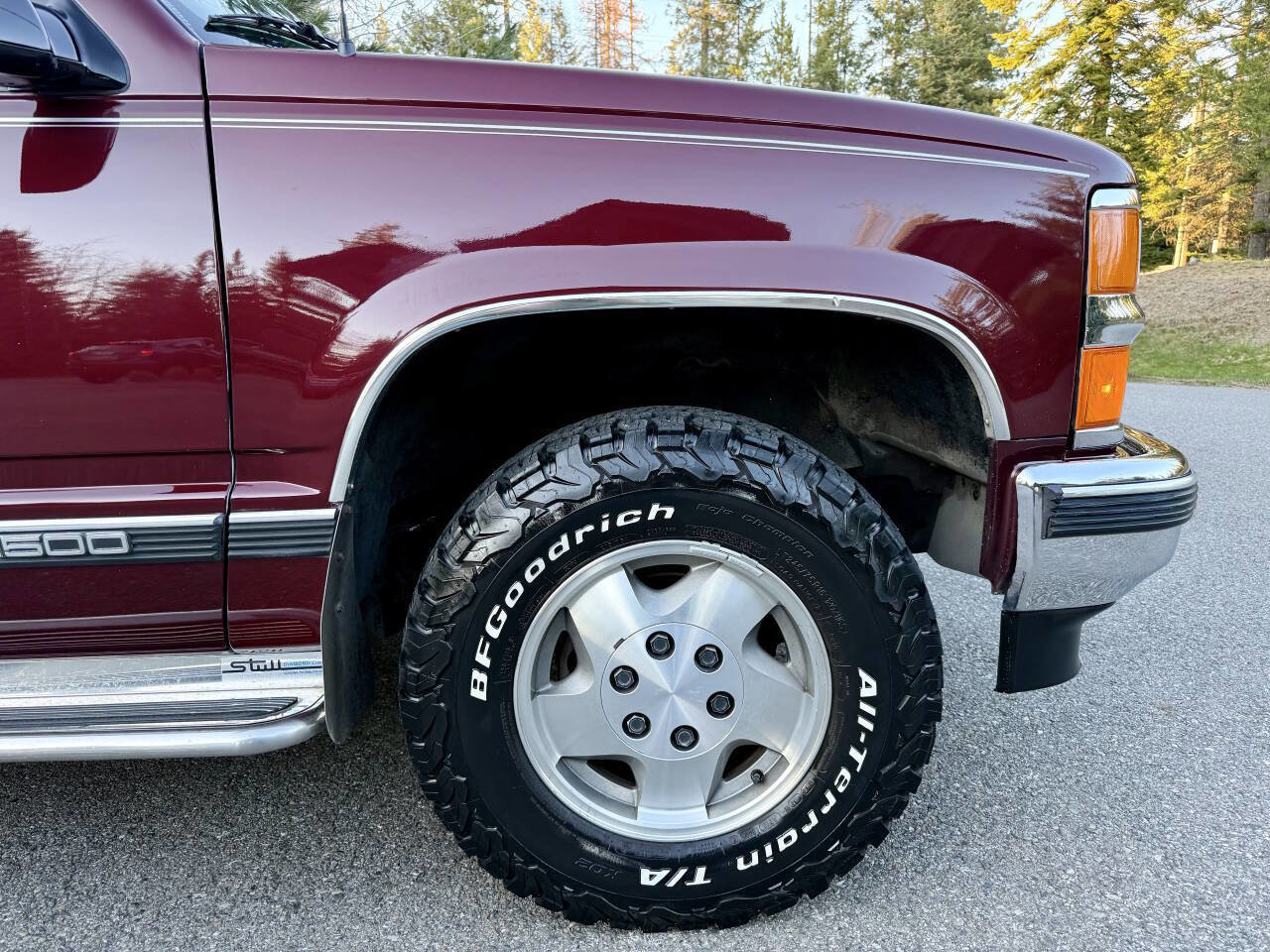 Used 1994 Chevrolet Suburban 4WD image 17