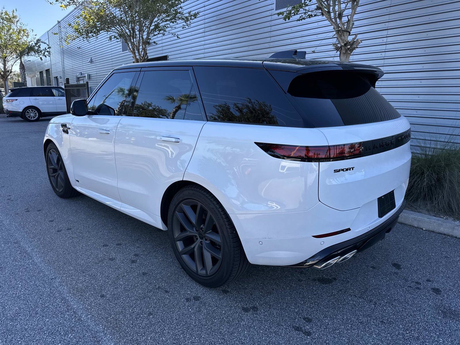Certified 2026 Land Rover Range Rover Sport Autobiography AWD/4WD image 3