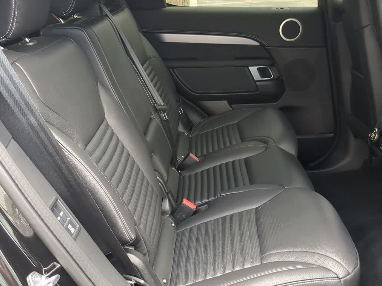 New 2026 Land Rover Discovery Dynamic SE AWD/4WD image 22