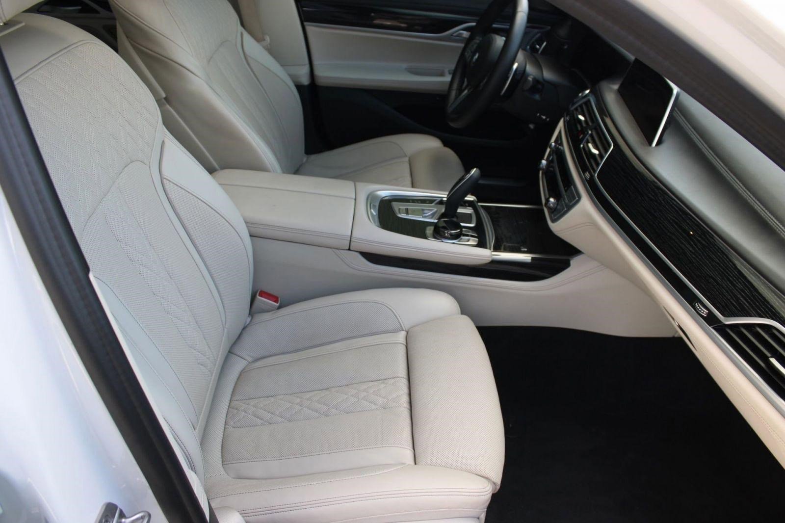 Used 2022 BMW 750i xDrive w/ Luxury Rear Seating Package image 35