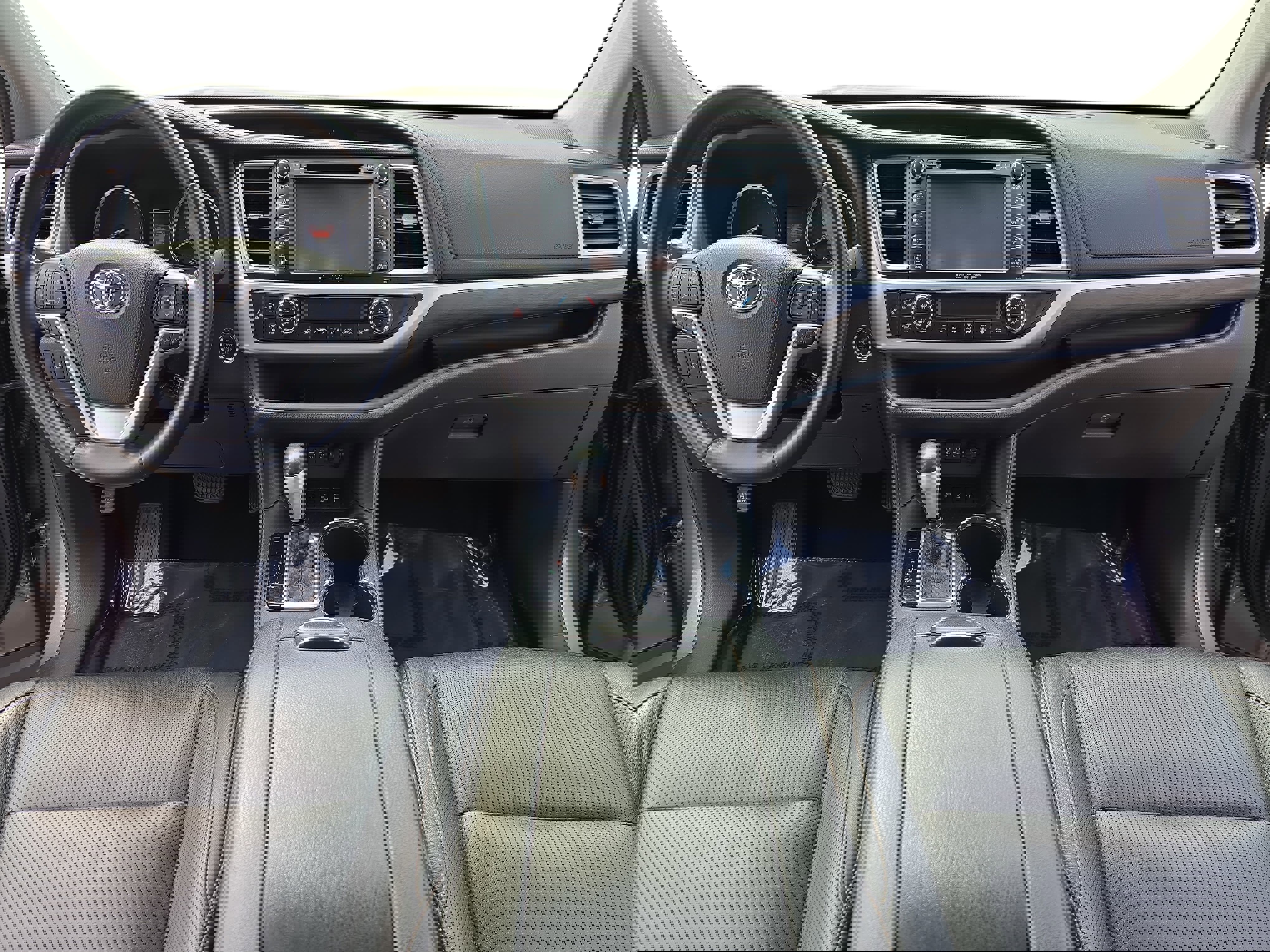 Used 2018 Toyota Highlander Limited image 9