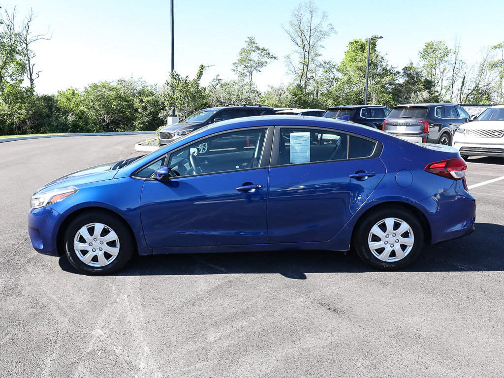 Used 2017 Kia Forte LX FWD image 2