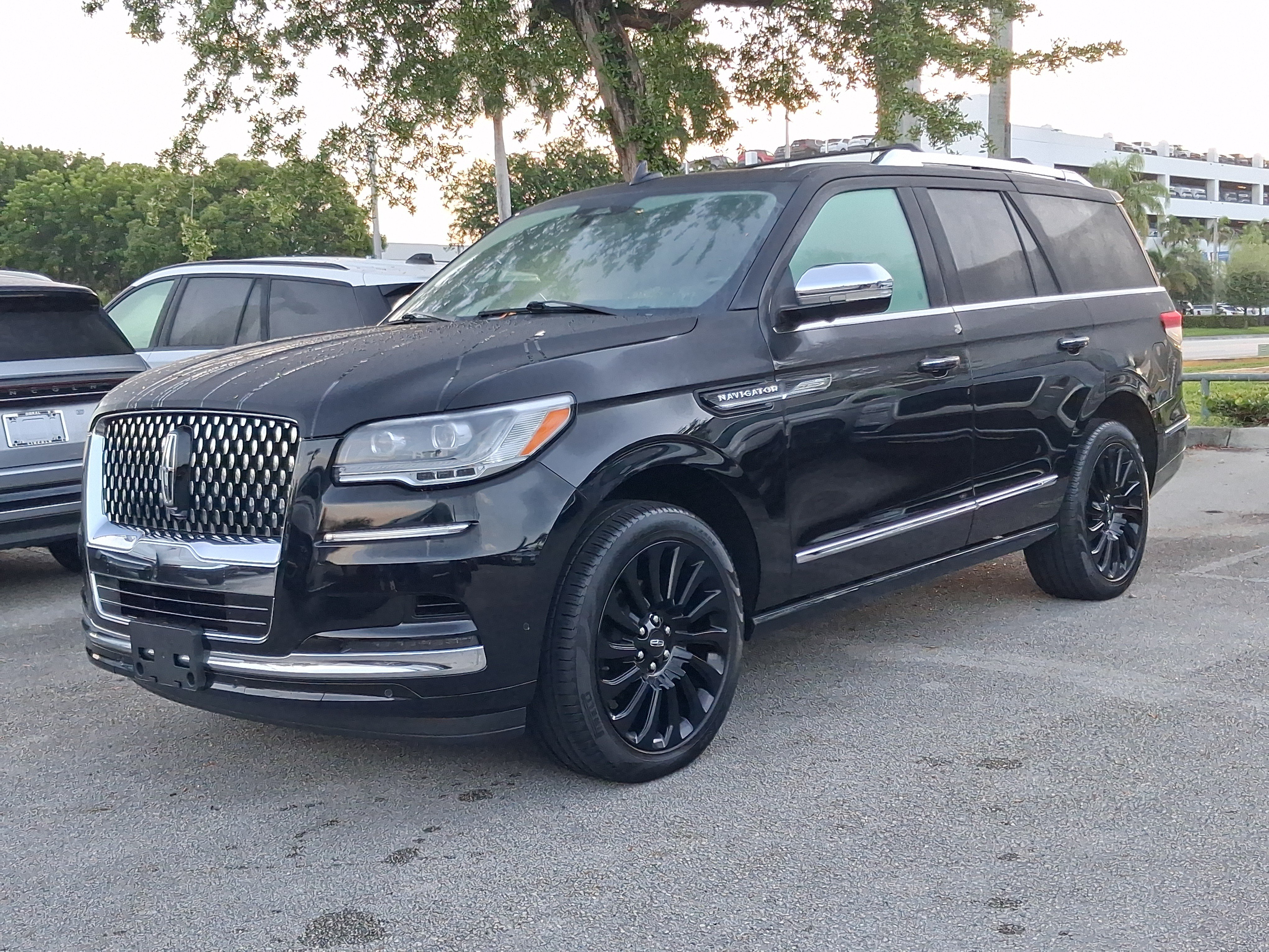 Certified 2023 Lincoln Navigator Black Label AWD/4WD image 2