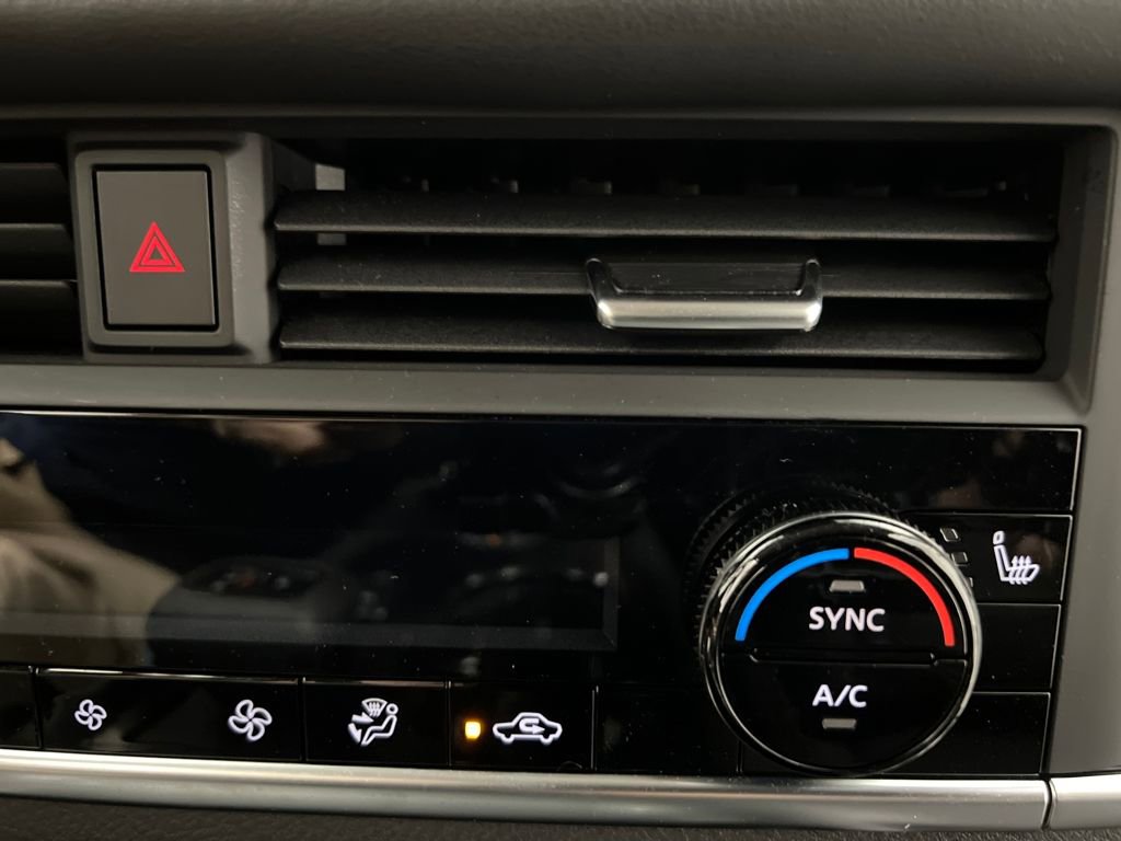 Used 2025 Nissan Rogue SV image 46