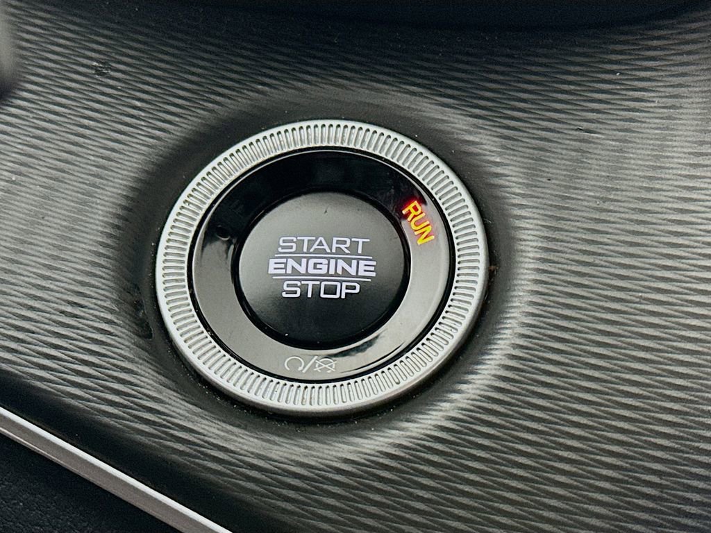 Certified 2025 Jeep Grand Cherokee Altitude image 23