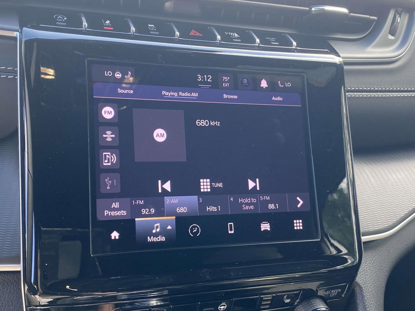 New 2025 Jeep Grand Cherokee L Altitude image 8