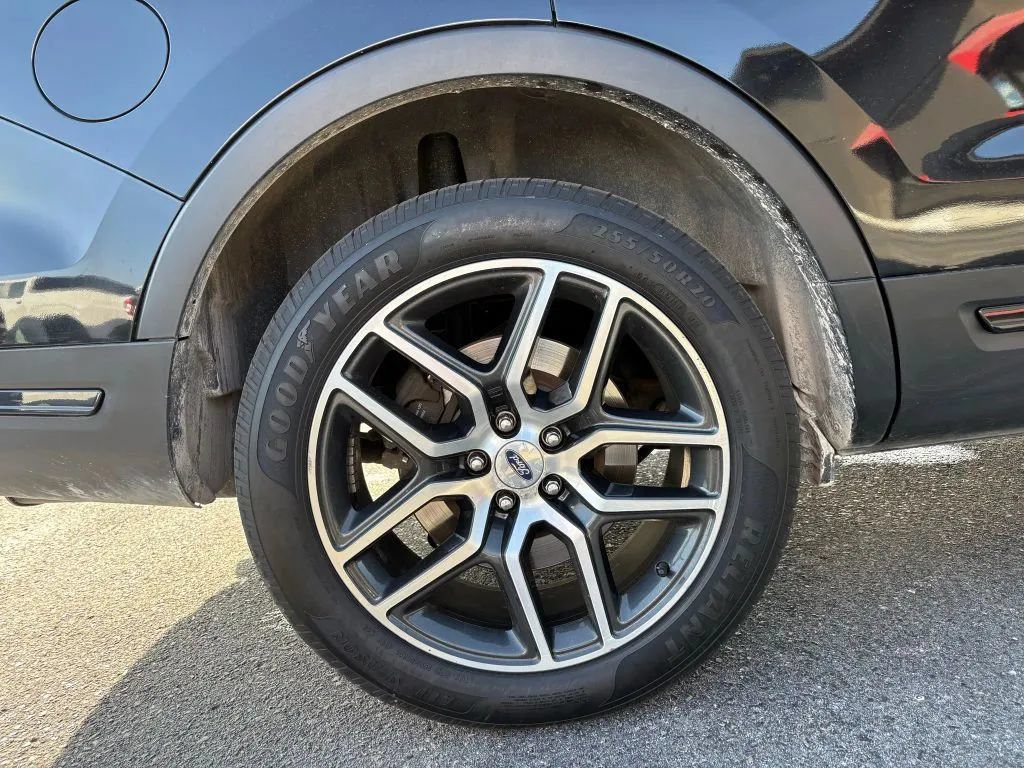 Used 2019 Ford Explorer Sport w/ Equipment Group 401A AWD/4WD image 32