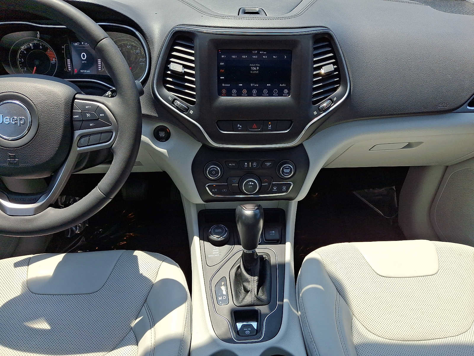 Used 2021 Jeep Cherokee Latitude Lux w/ Sun & Sound Group AWD/4WD image 19