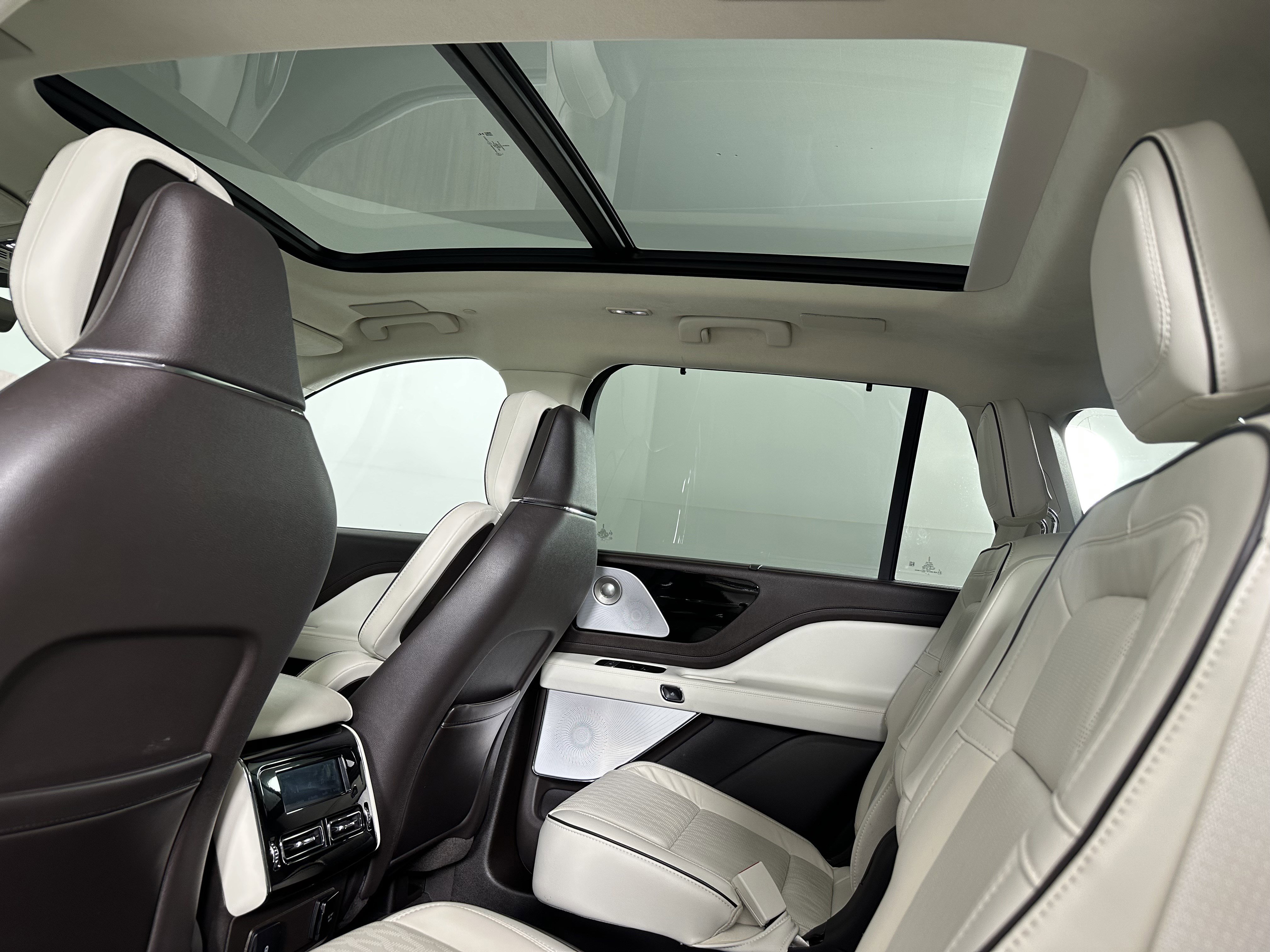 Used 2024 Lincoln Aviator Black Label w/ Dynamic Handling Package image 24