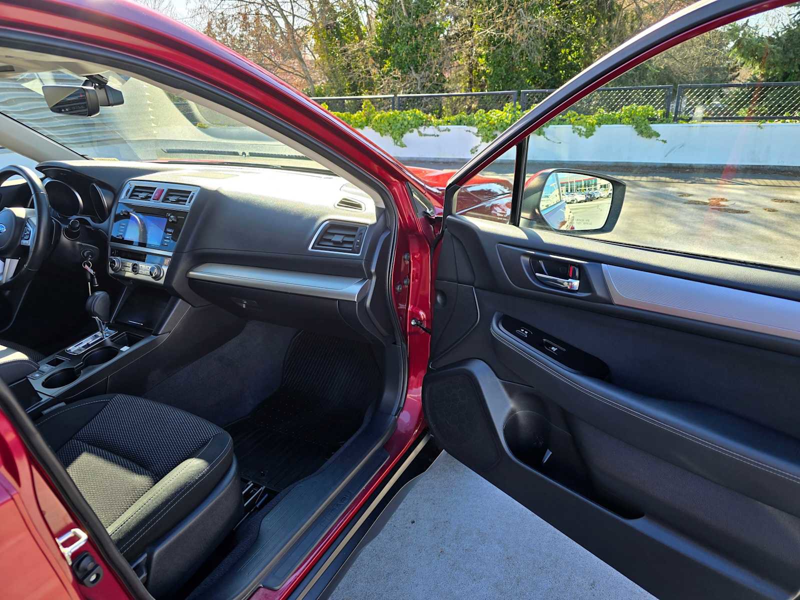 Used 2017 Subaru Outback 2.5i Premium image 10