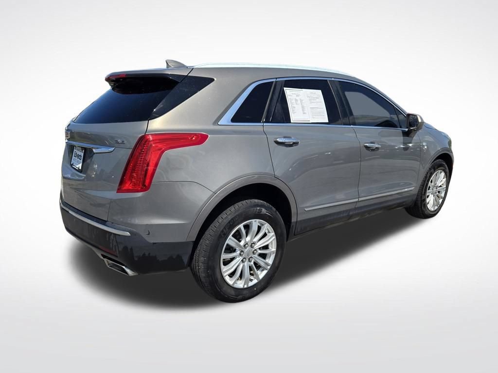 Used 2018 Cadillac XT5 FWD image 3