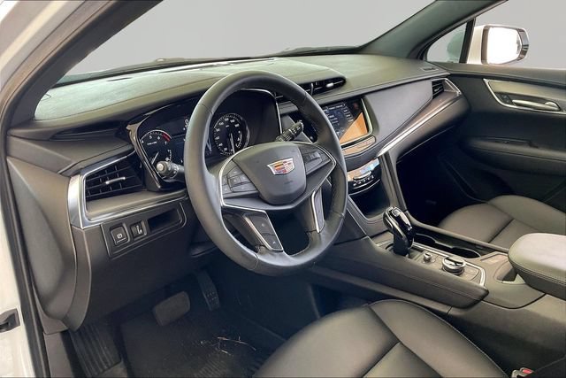 Used 2025 Cadillac XT5 Luxury FWD image 12