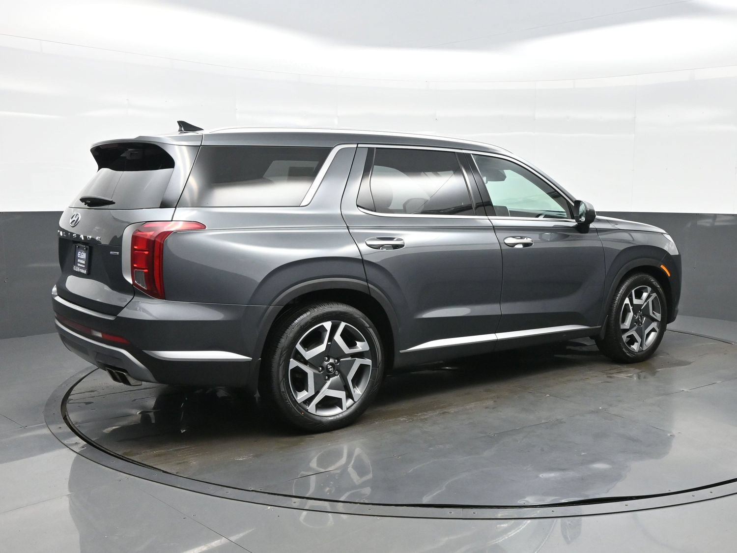 Certified 2023 Hyundai Palisade SEL w/ Winter Package AWD/4WD image 6