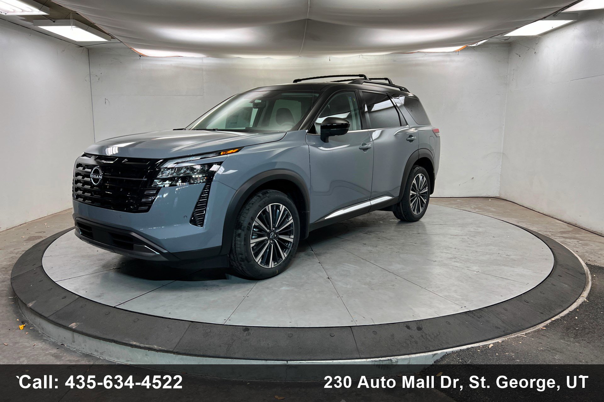 New 2026 Nissan Pathfinder Platinum image 1