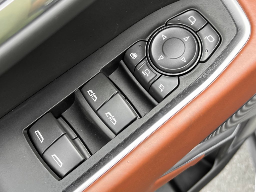 Used 2025 GMC Sierra 3500 Denali Ultimate image 31