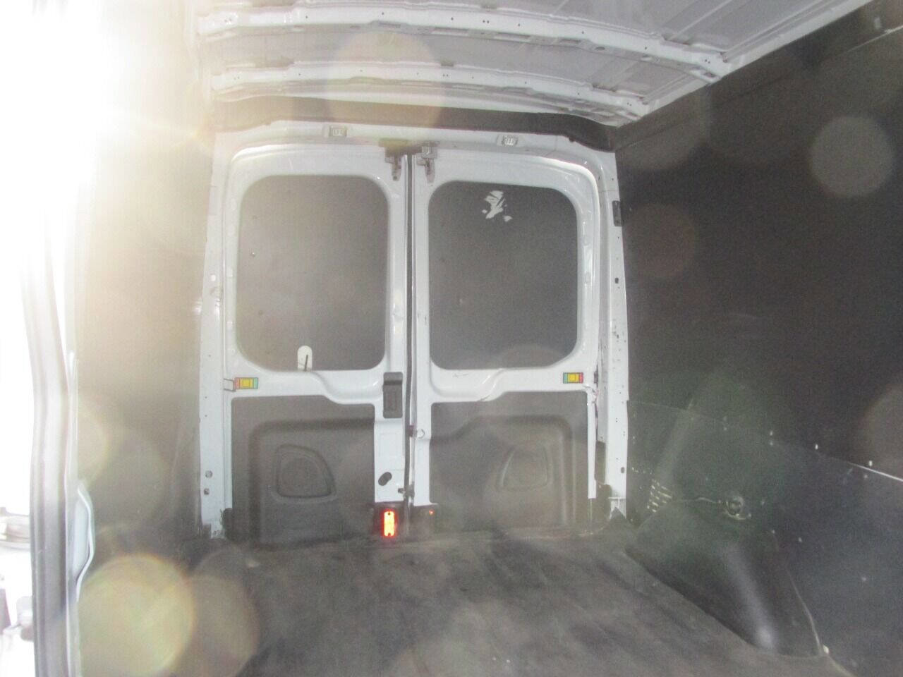 Used 2018 Ford Transit 250 148 Medium Roof image 25
