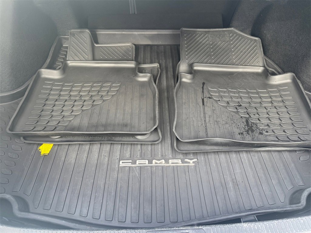 Used 2018 Toyota Camry LE image 16