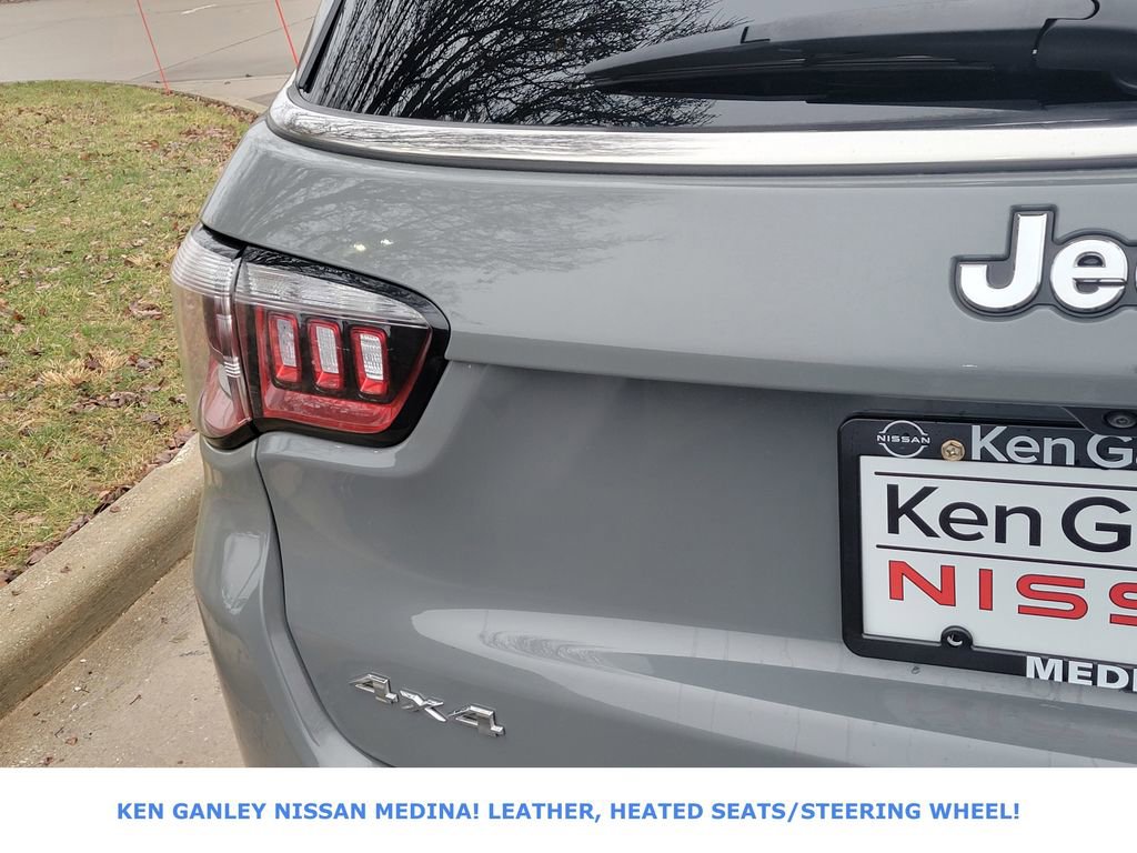 Used 2023 Jeep Compass Limited image 16