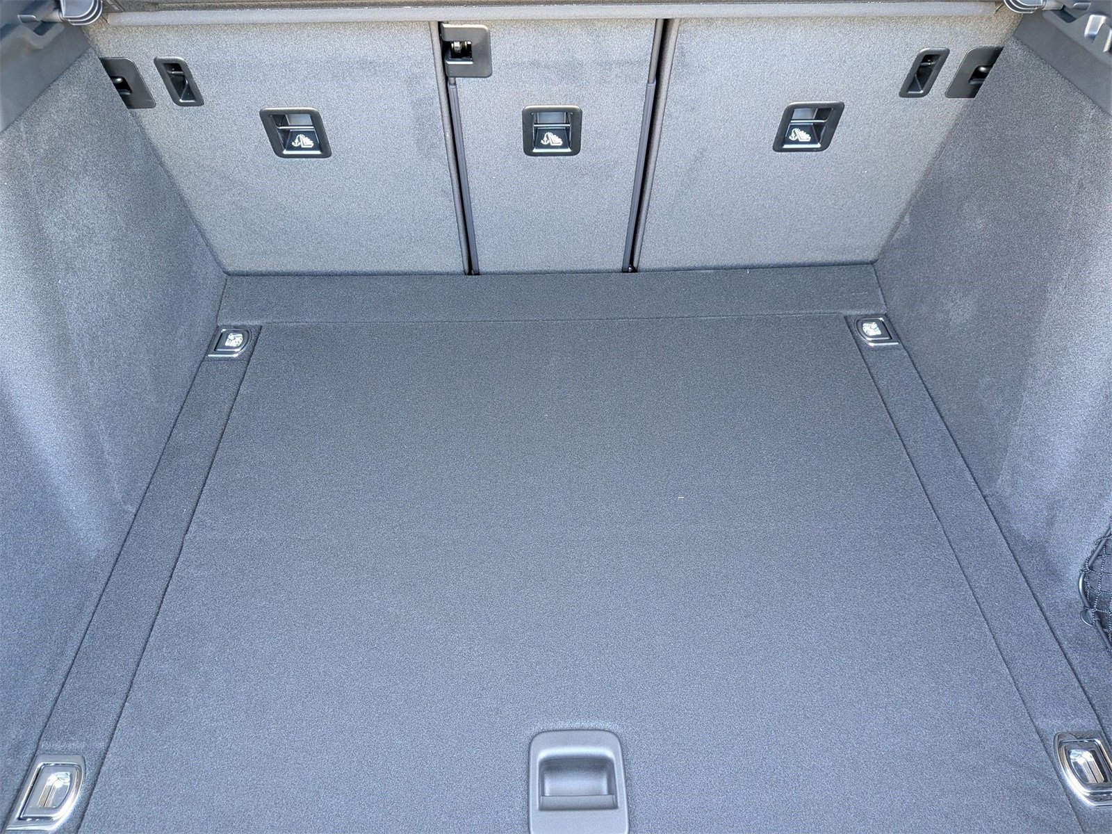 New 2025 Porsche Macan image 23