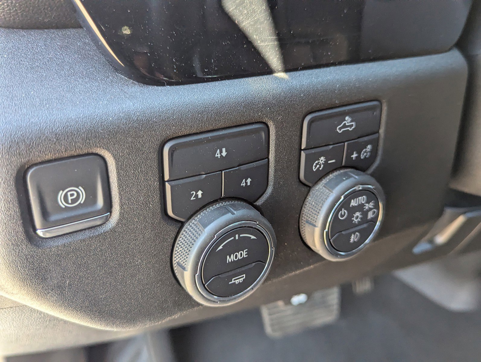 Certified 2025 Chevrolet Silverado 2500 LT w/ Convenience Package image 29