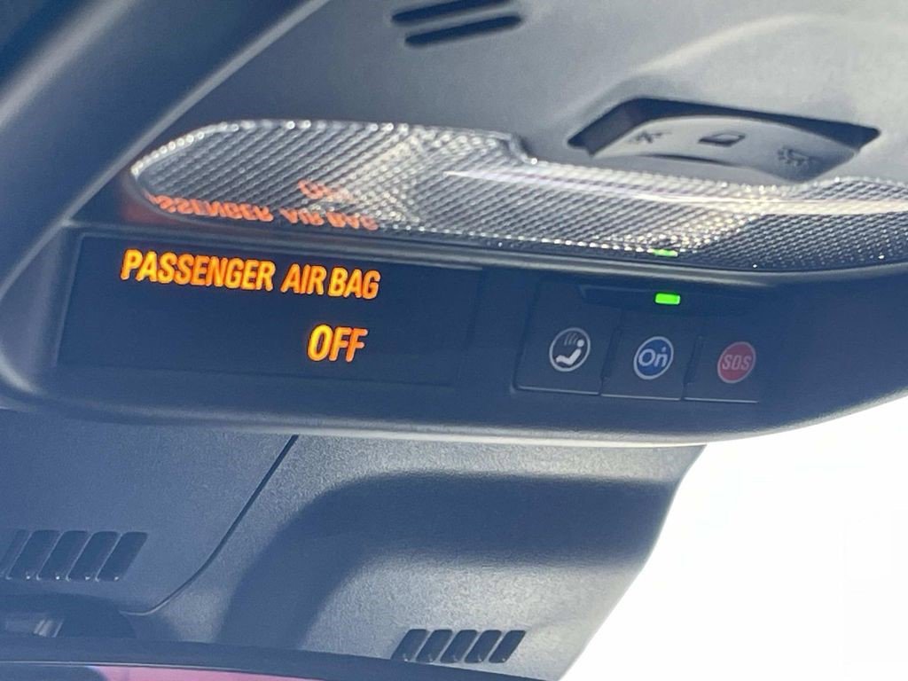 Certified 2025 Chevrolet Trax RS w/ Sunroof Package image 29