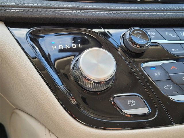 New 2024 Chrysler Pacifica Limited w/ Uconnect Theater Family Group image 23