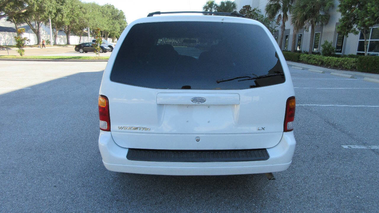 Used 2002 Ford Windstar LX image 4