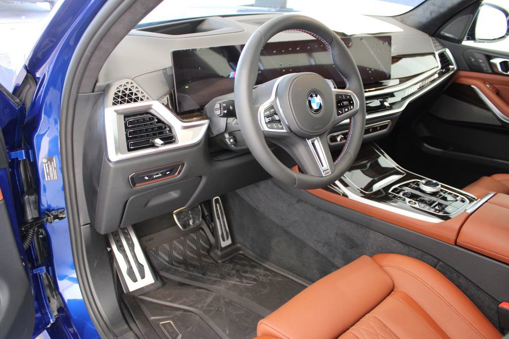 Used 2025 BMW X7 M60i AWD/4WD image 44
