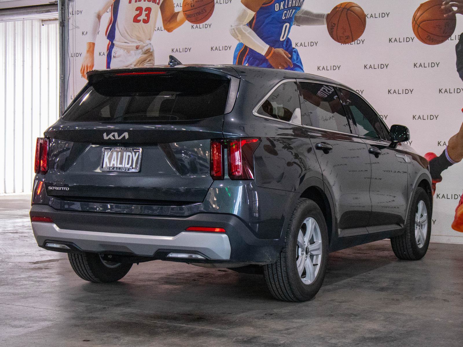 Used 2025 Kia Sorento LX image 24
