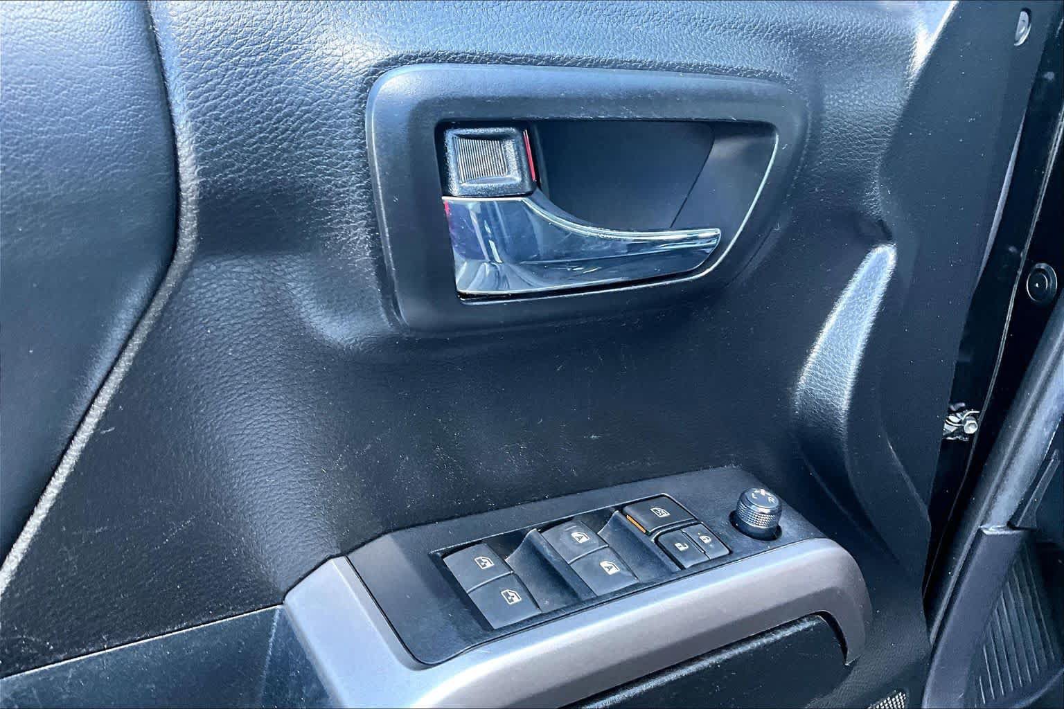 Used 2021 Toyota Tacoma Limited AWD/4WD image 32