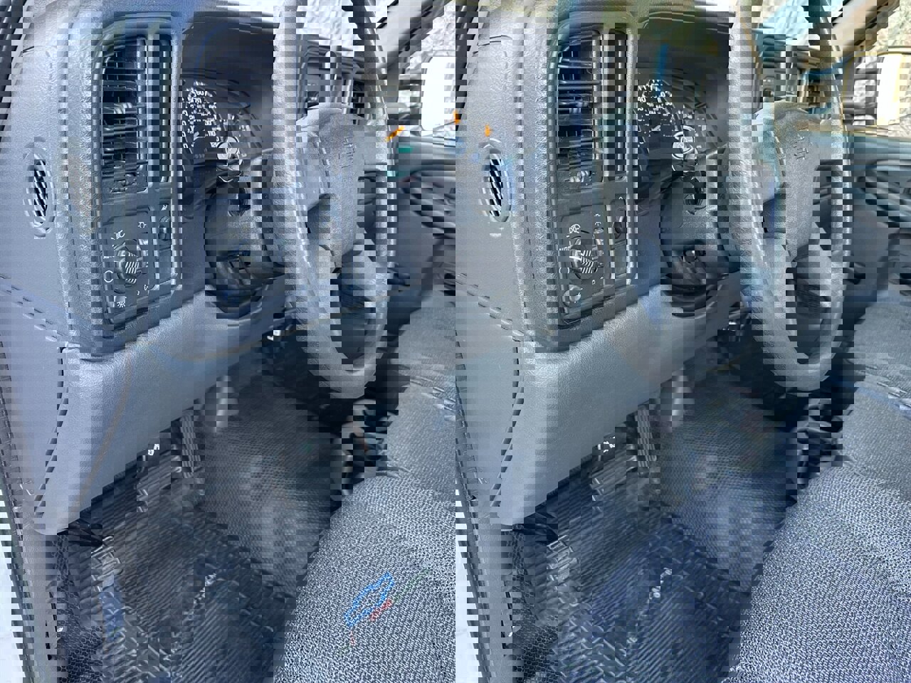 Used 2004 Chevrolet Silverado 2500 W/T image 13