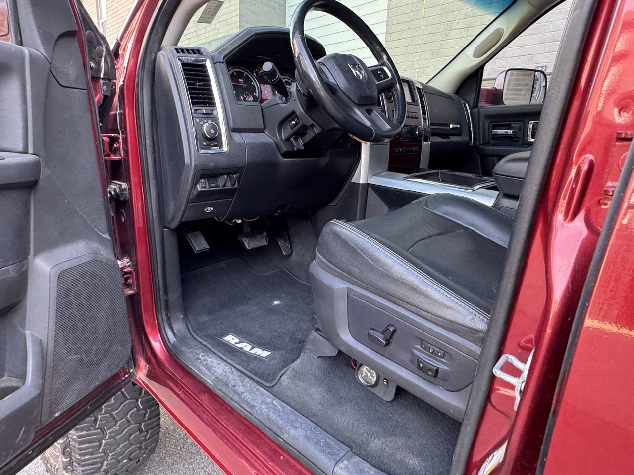Used 2011 RAM 2500 Laramie w/ Protection Group AWD/4WD image 26