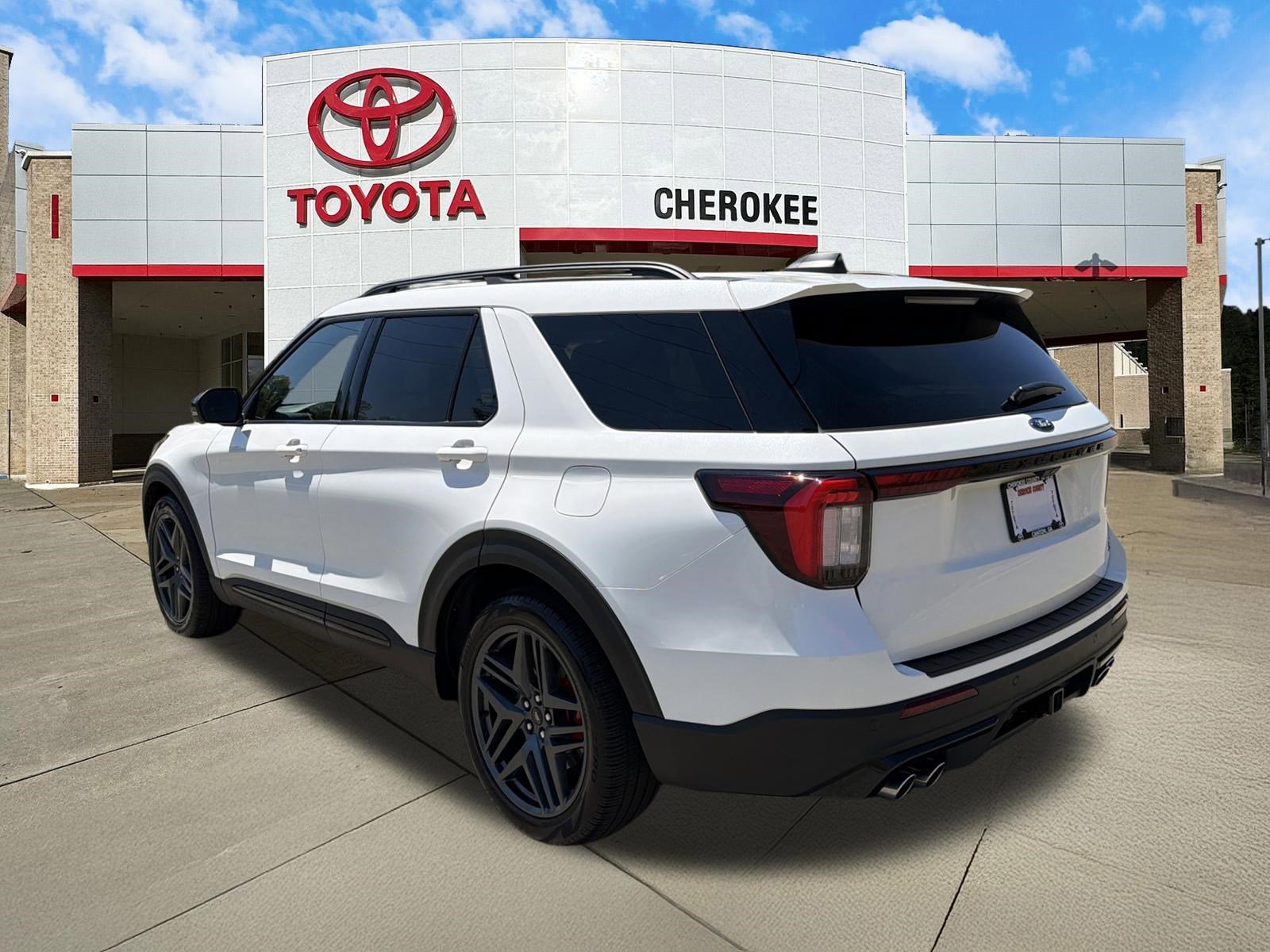 Used 2025 Ford Explorer ST AWD/4WD image 7