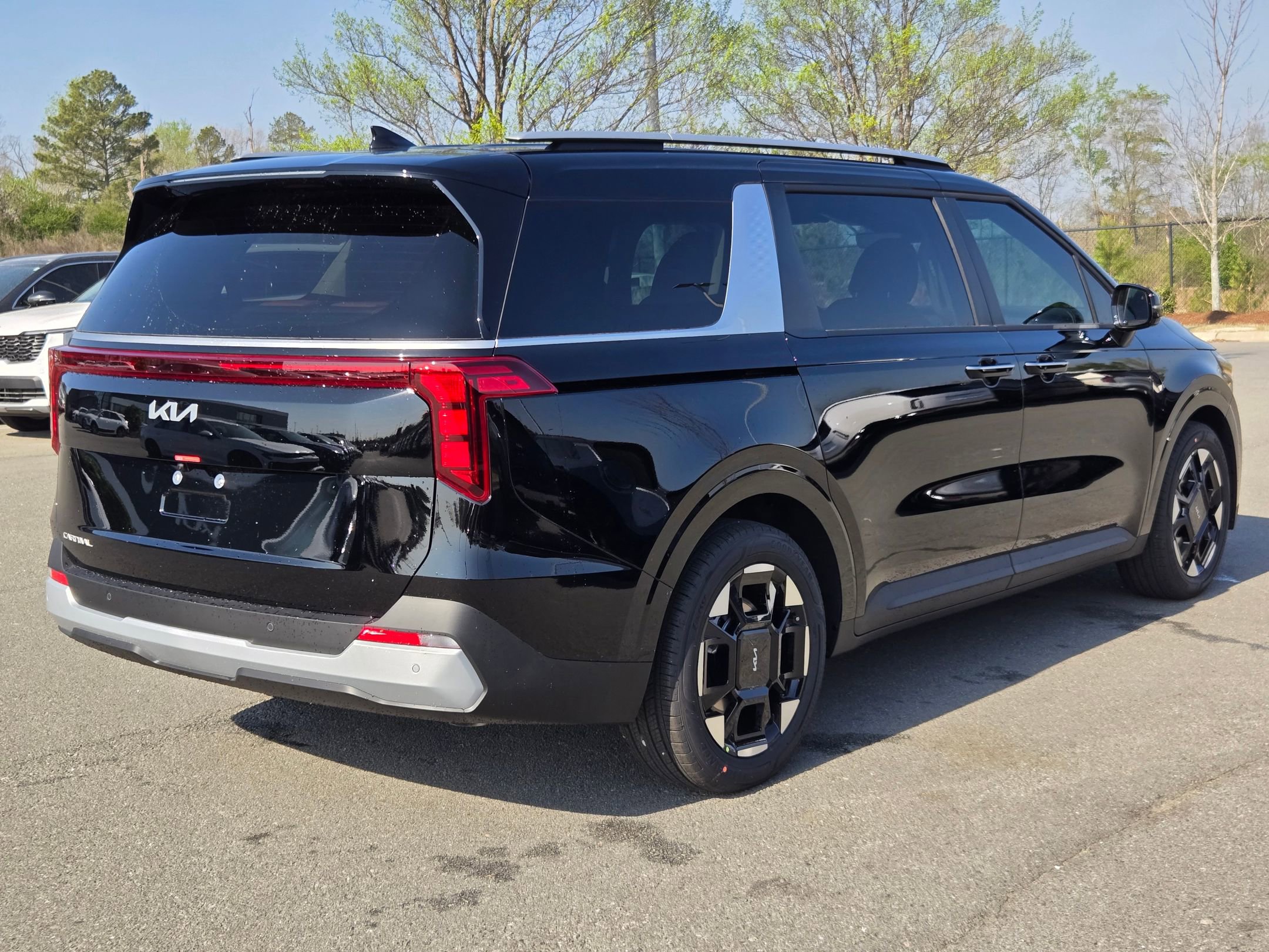 New 2026 Kia Carnival EX FWD image 7