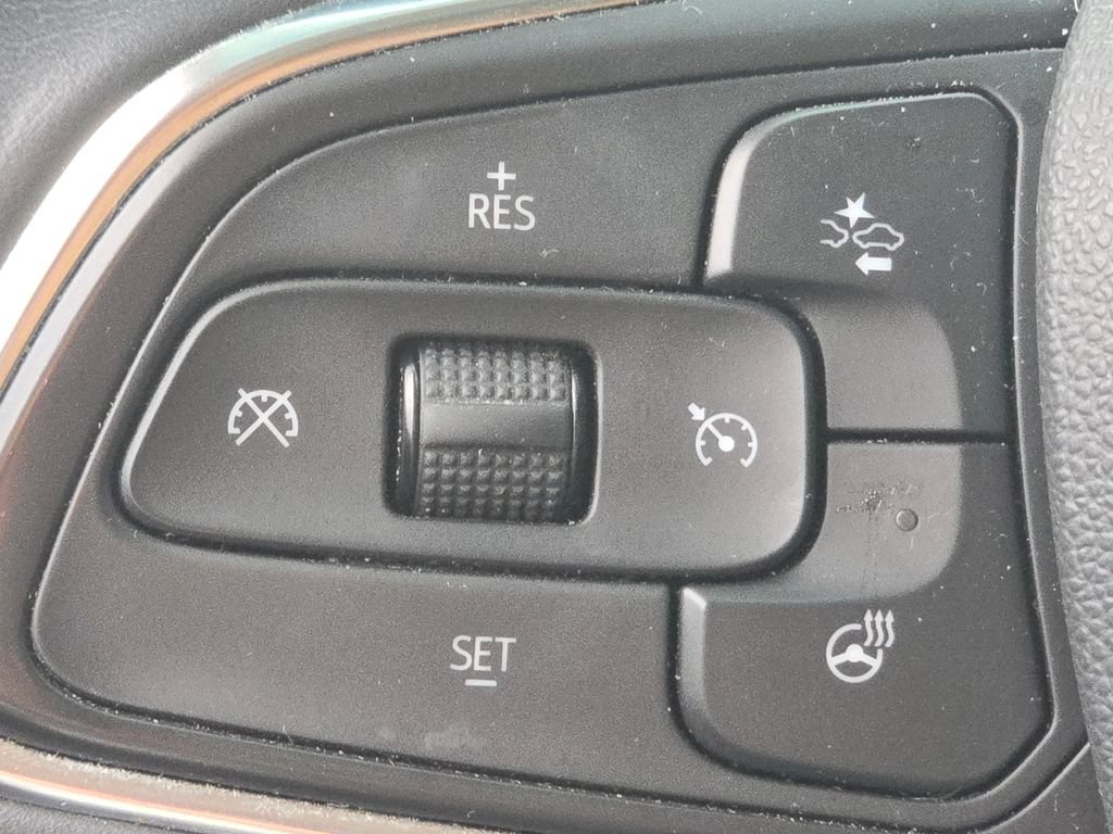 Used 2022 Buick Envision Essence w/ Technology Package II FWD image 32