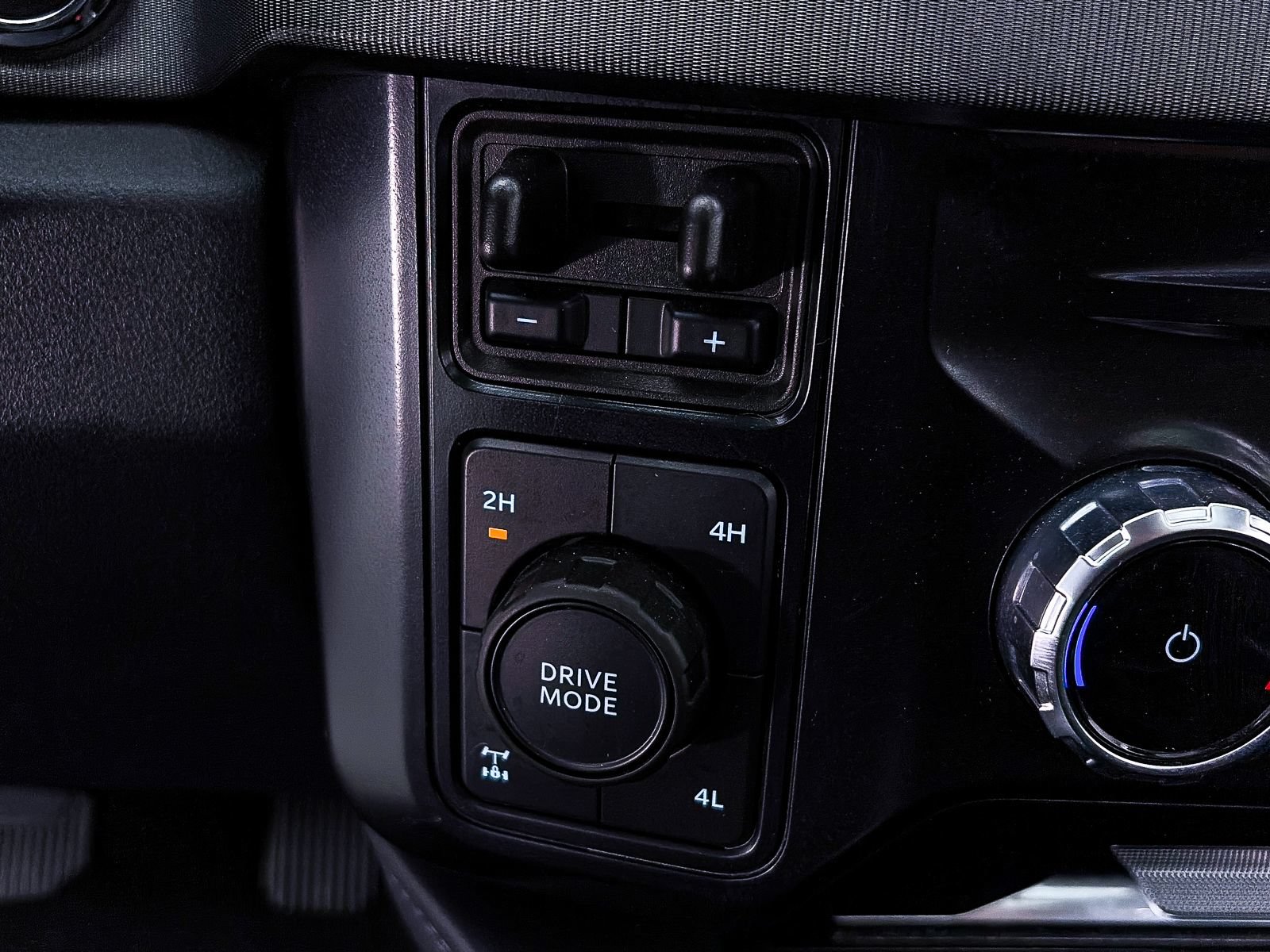 Used 2025 Ford F350 Platinum AWD/4WD image 30