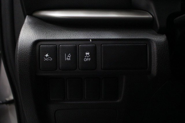 Used 2023 Mitsubishi Eclipse Cross LE image 9