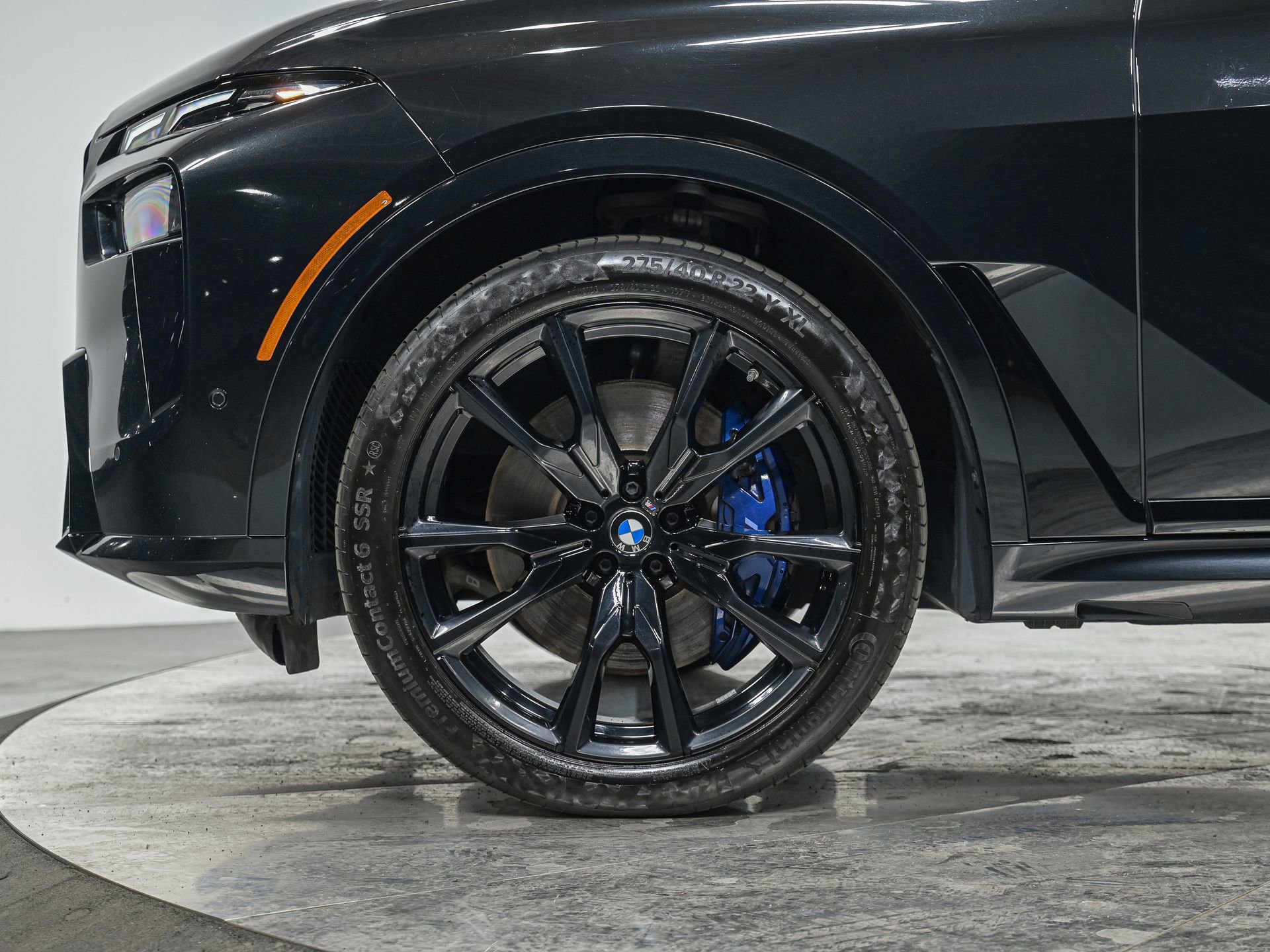 Used 2024 BMW X7 xDrive40i w/ Executive Package image 3