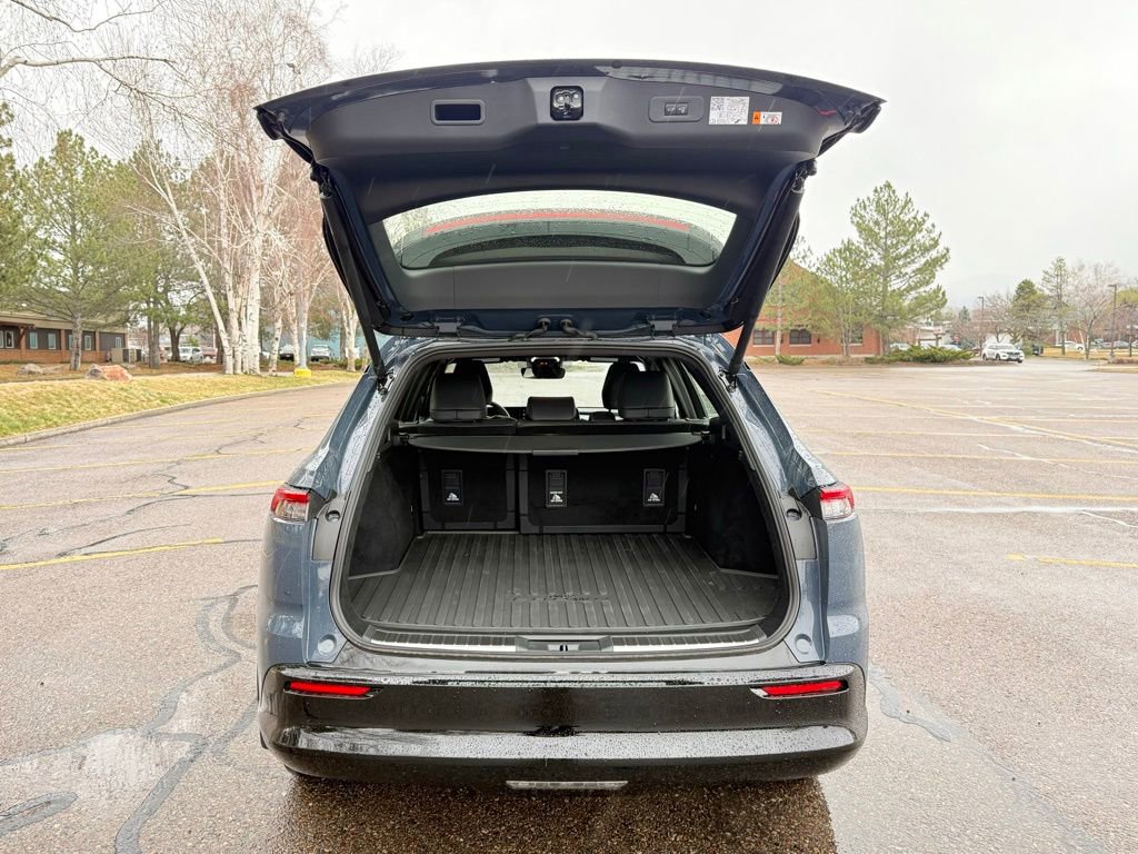 Used 2025 Toyota Crown Signia AWD/4WD image 41