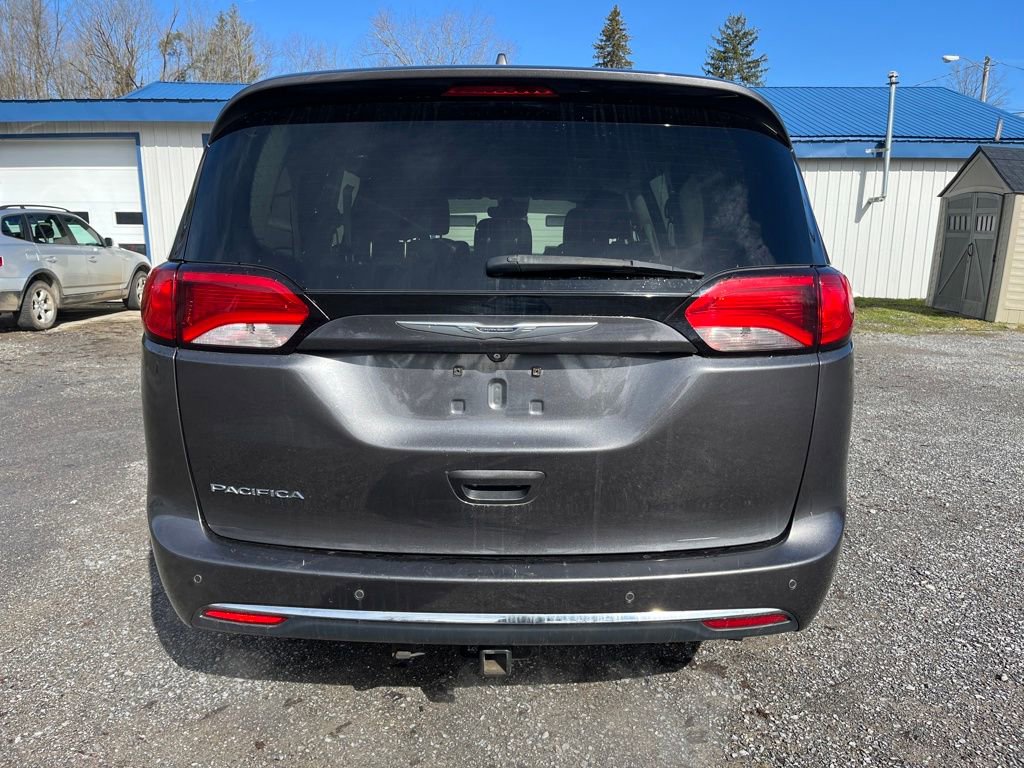 Used 2017 Chrysler Pacifica Touring-L Plus w/ Advanced Safetytec Group image 6